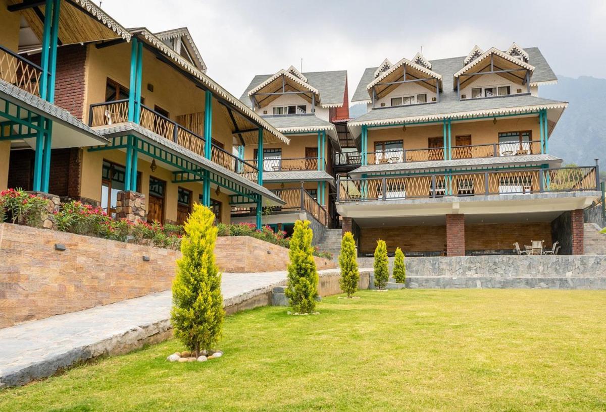 Tiaraa Jujurana Resort T Pathyar Esterno foto