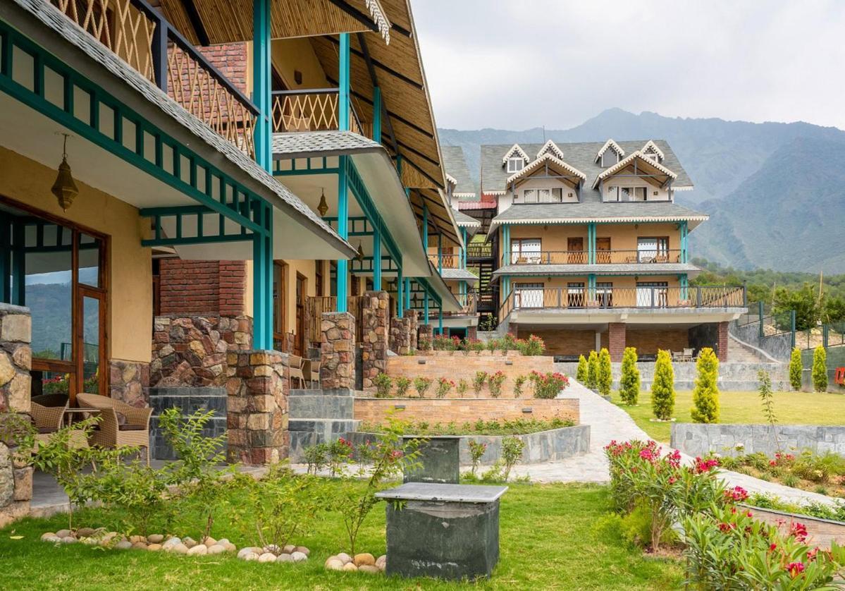 Tiaraa Jujurana Resort T Pathyar Esterno foto