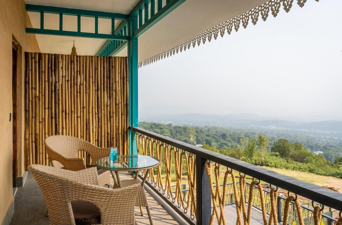Tiaraa Jujurana Resort T Pathyar Esterno foto